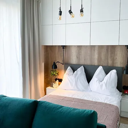 One Gasiorowskich 4 بوزنان