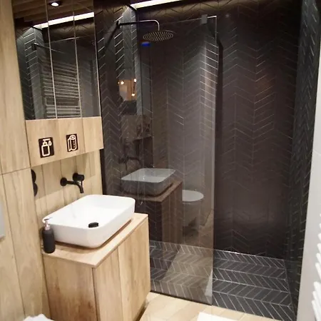 One Gasiorowskich 4 *